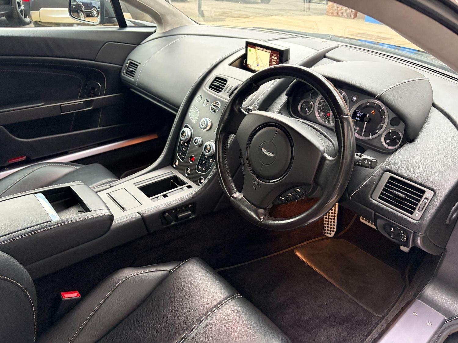 Used Aston Martin Vantage 2016 for sale - 77229877: Photo 8