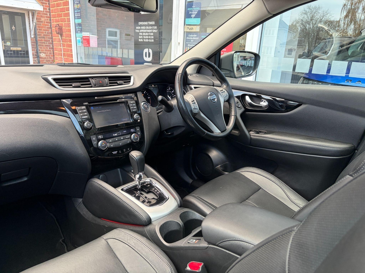 Used Nissan Qashqai 2017 for sale - 76965327: Photo 10