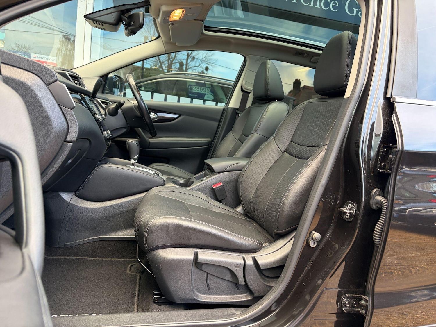 Used Nissan Qashqai 2017 for sale - 76965327: Photo 2