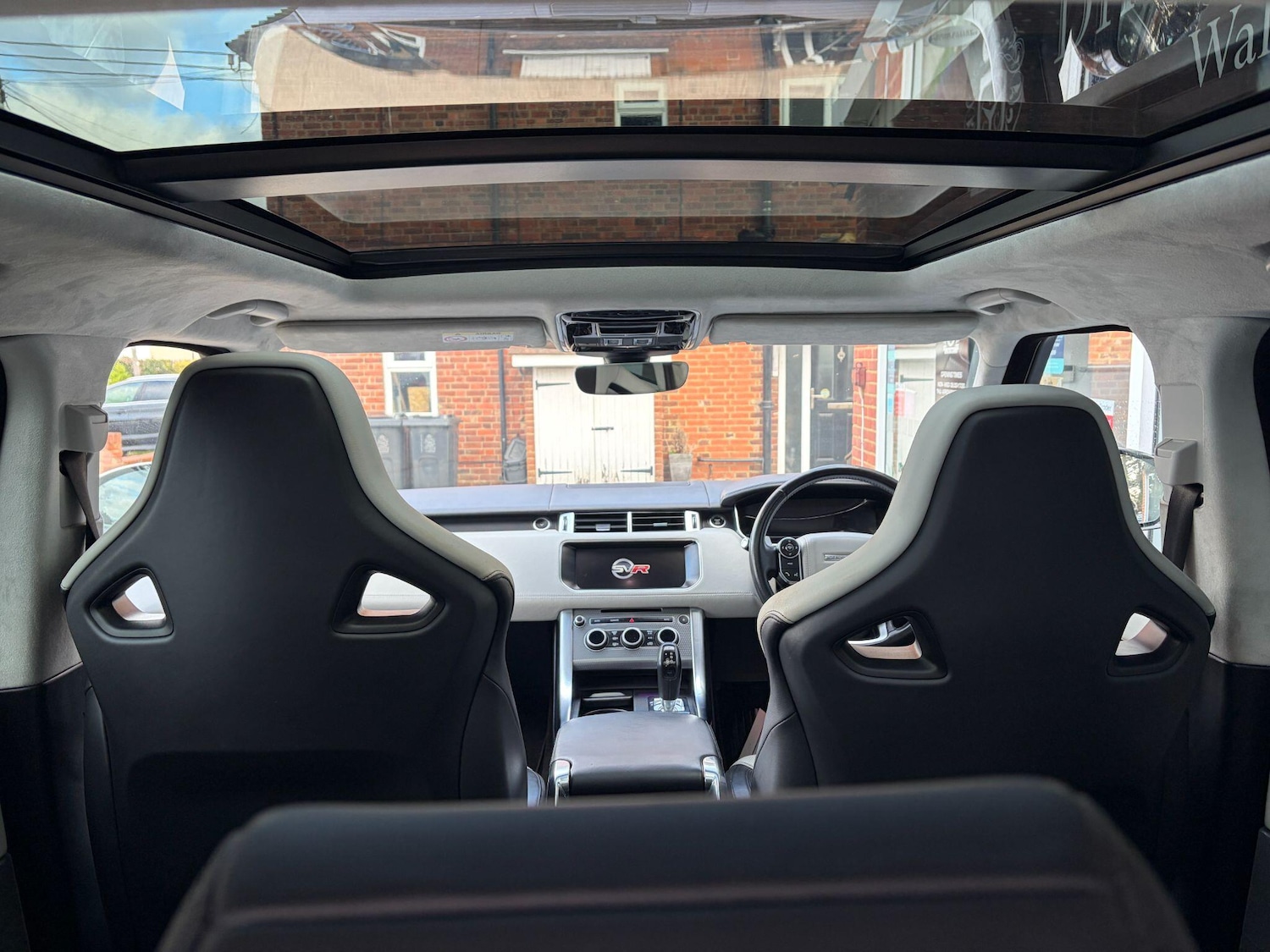 Used Land Rover Range Rover Sport 2017 for sale - 76632937: Photo 12