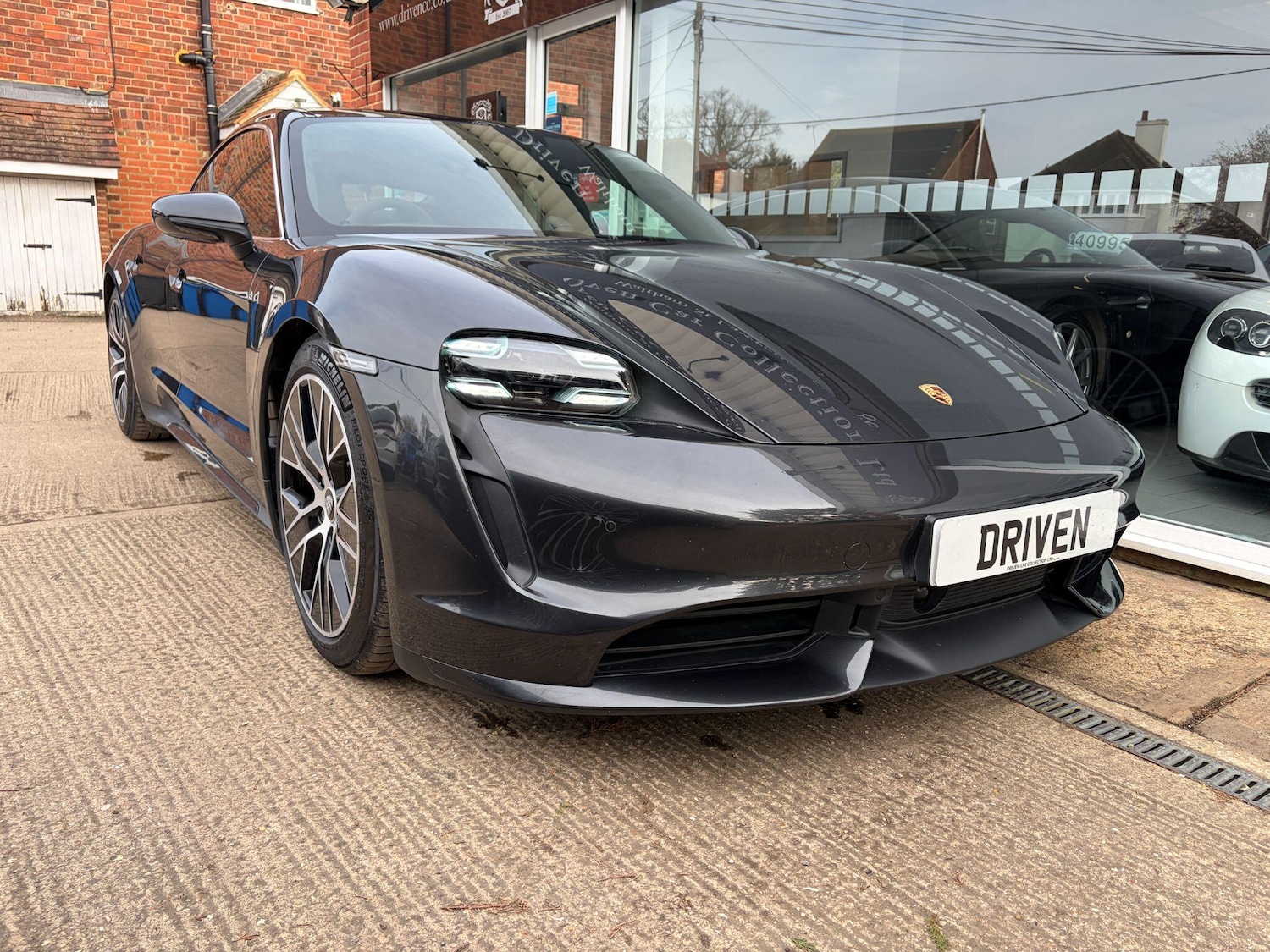 Used Porsche Taycan 2020 for sale - 77909543: Photo 16