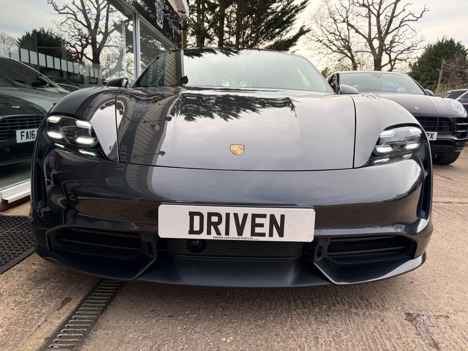 Used Porsche Taycan 2020 for sale - 77909543: Photo 17