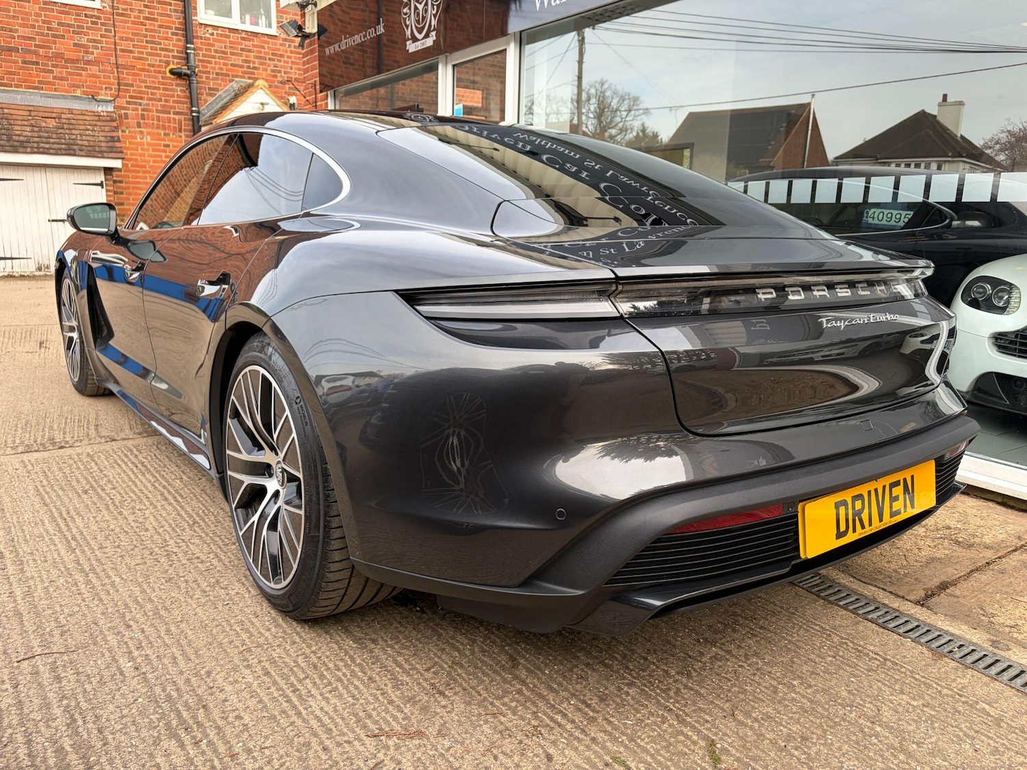 Used Porsche Taycan 2020 for sale - 77909543: Photo 6