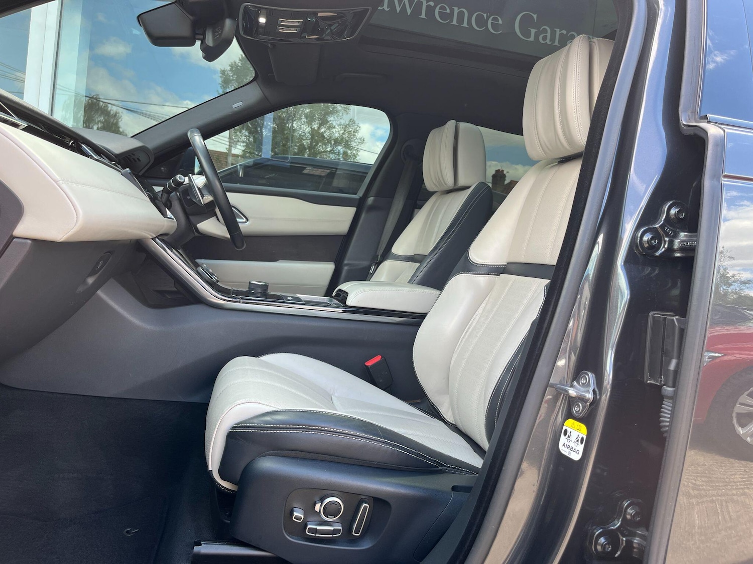 Used Land Rover Range Rover Velar for sale - 77599017: Photo 2