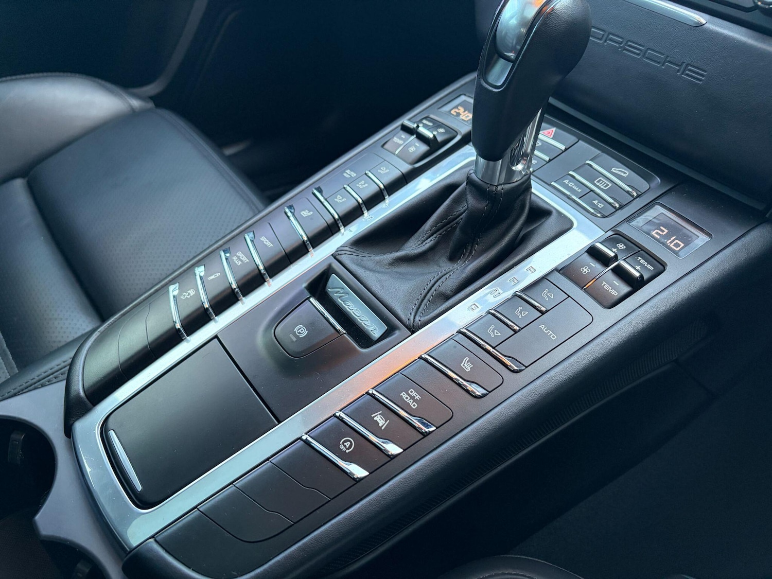 Used Porsche Macan 2016 for sale - 77255008: Photo 24