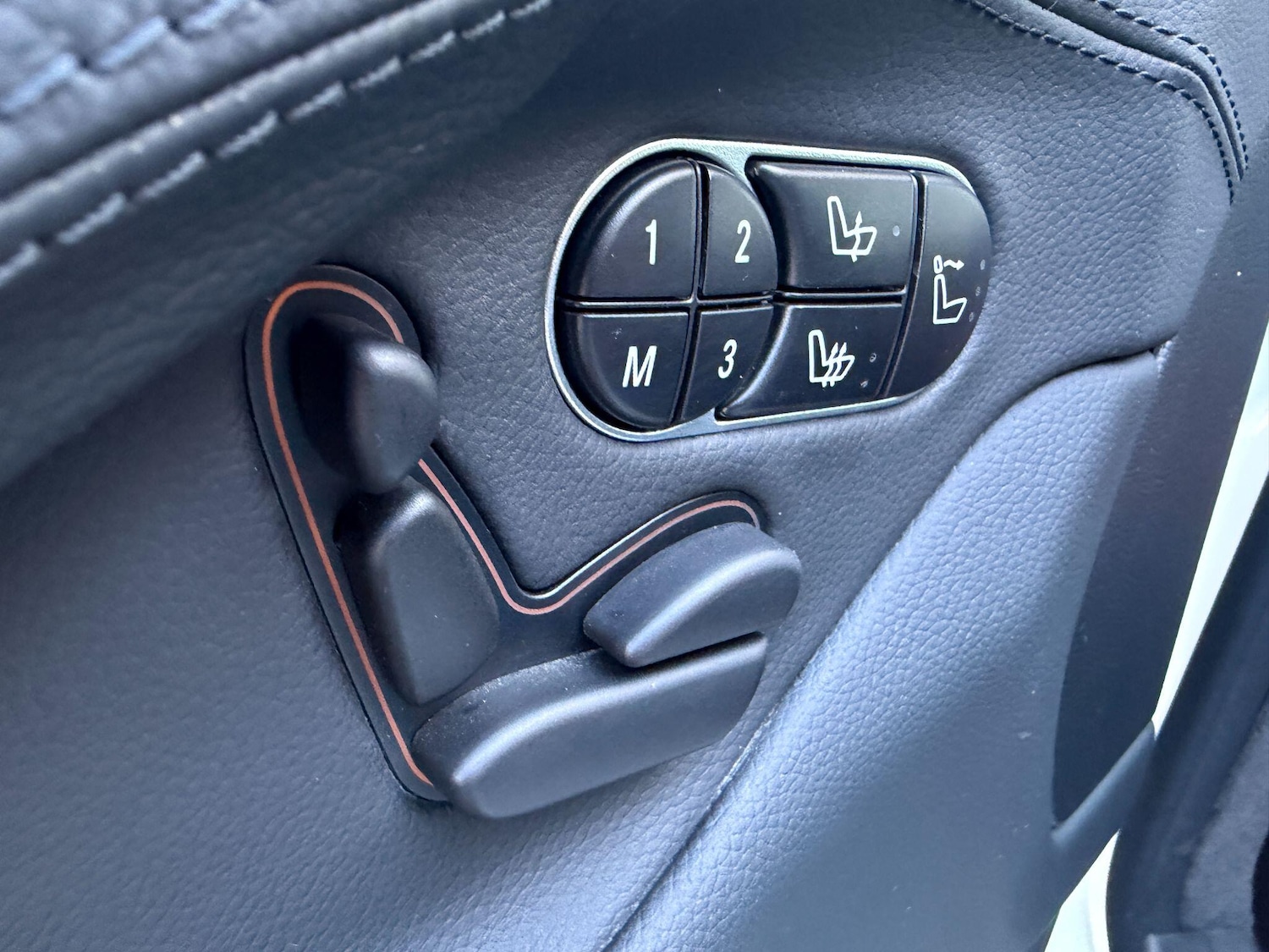 Used Mercedes-Benz SL 2011 for sale - 77131357: Photo 23