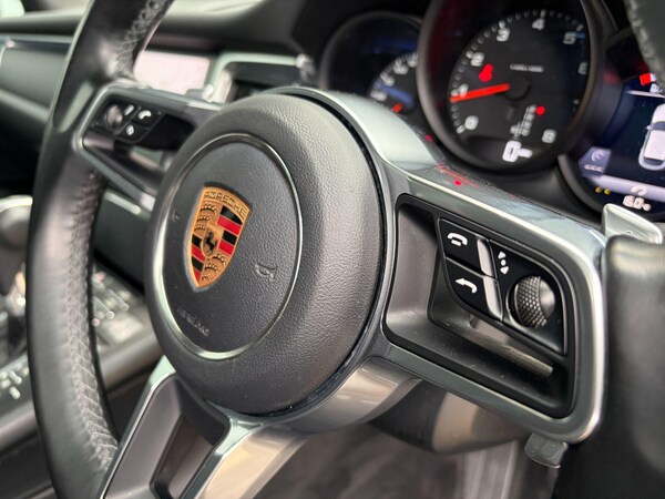 Used Porsche Macan 2017 for sale - 76213994: Photo 23