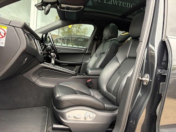 Used Porsche Macan 2017 for sale - 76213994: Photo 2