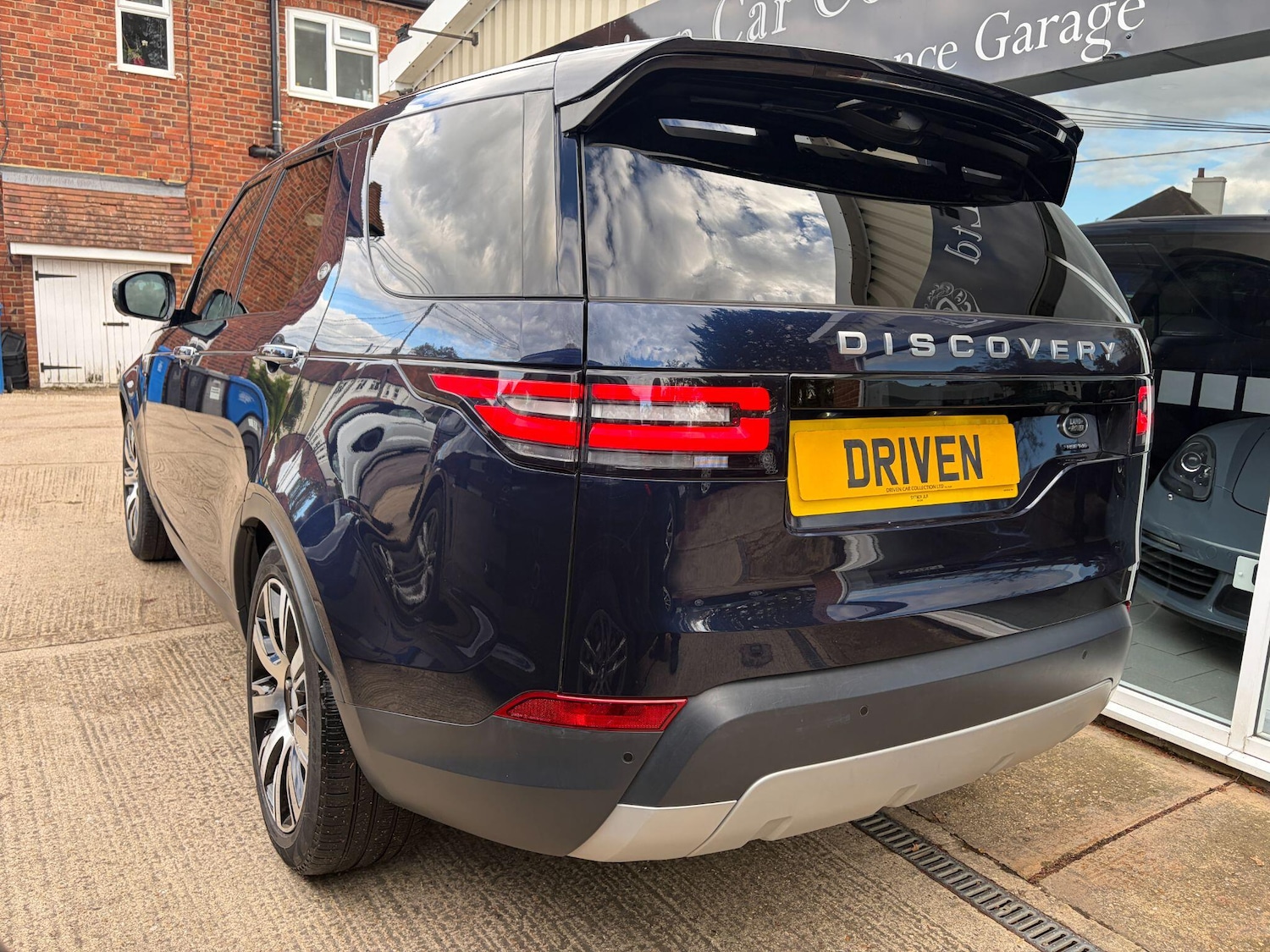 Used Land Rover Discovery 2018 for sale - 76349780: Photo 6
