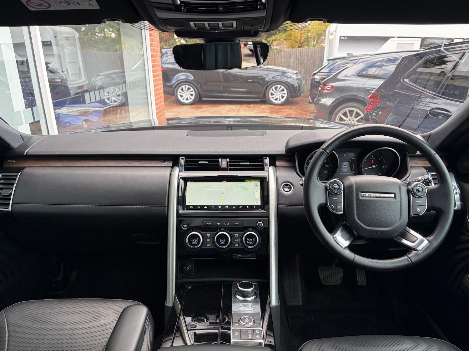 Used Land Rover Discovery 2018 for sale - 76349780: Photo 9