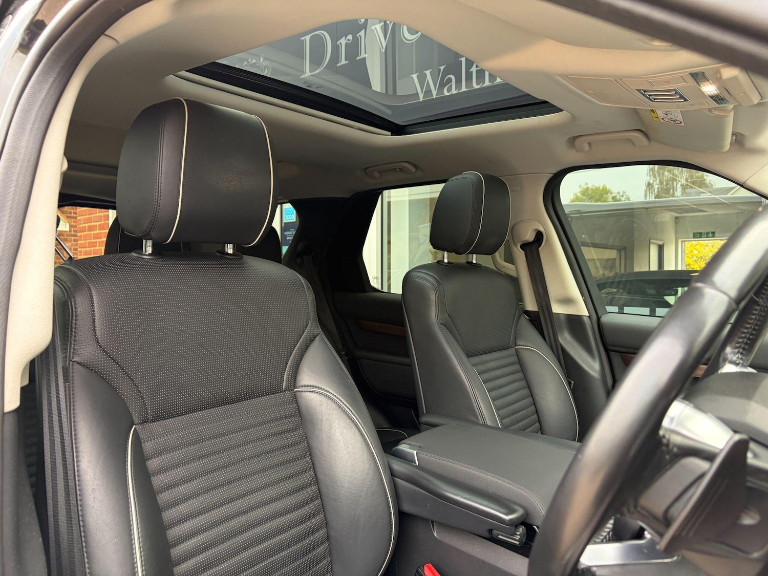 Used Land Rover Discovery 2018 for sale - 76314542: Photo 25