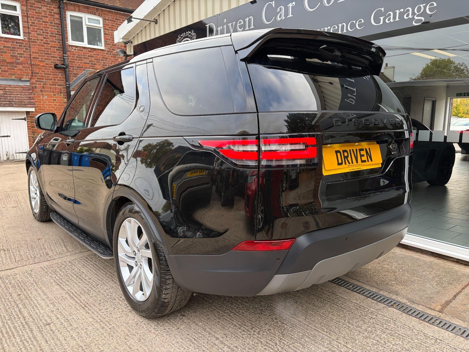 Used Land Rover Discovery 2018 for sale - 76314542: Photo 6
