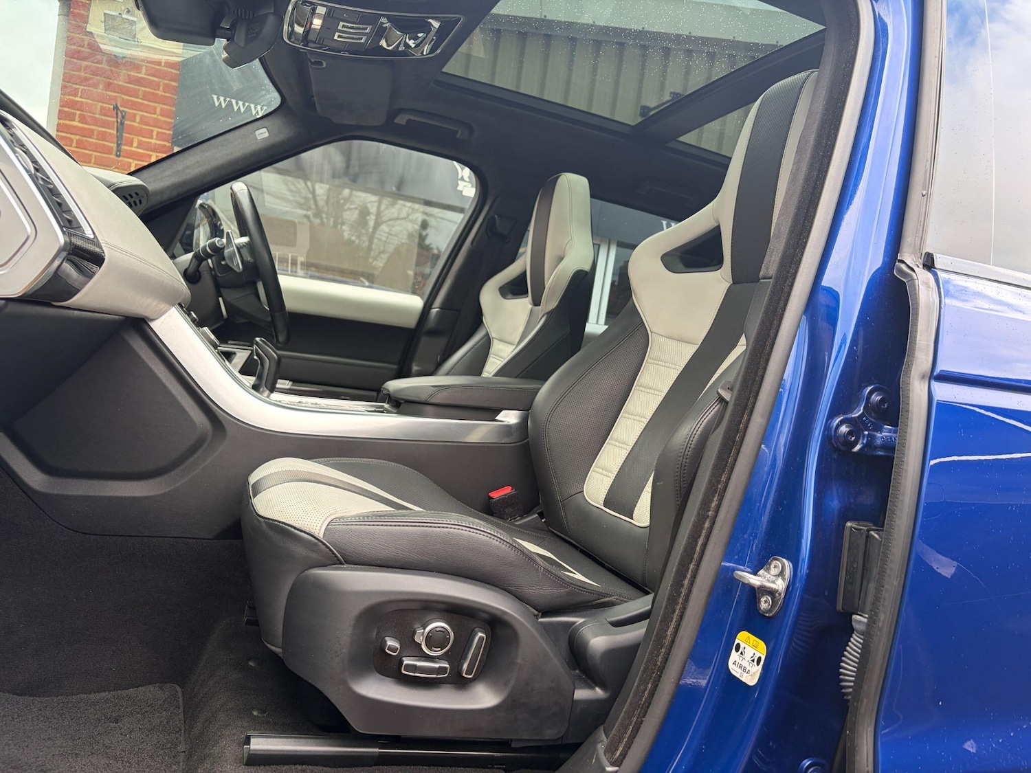 Used Land Rover Range Rover Sport 2017 for sale - 77549528: Photo 2