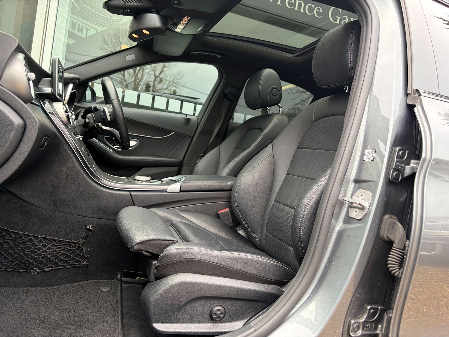 Used Mercedes-Benz C Class 2017 for sale - 76886924: Photo 2