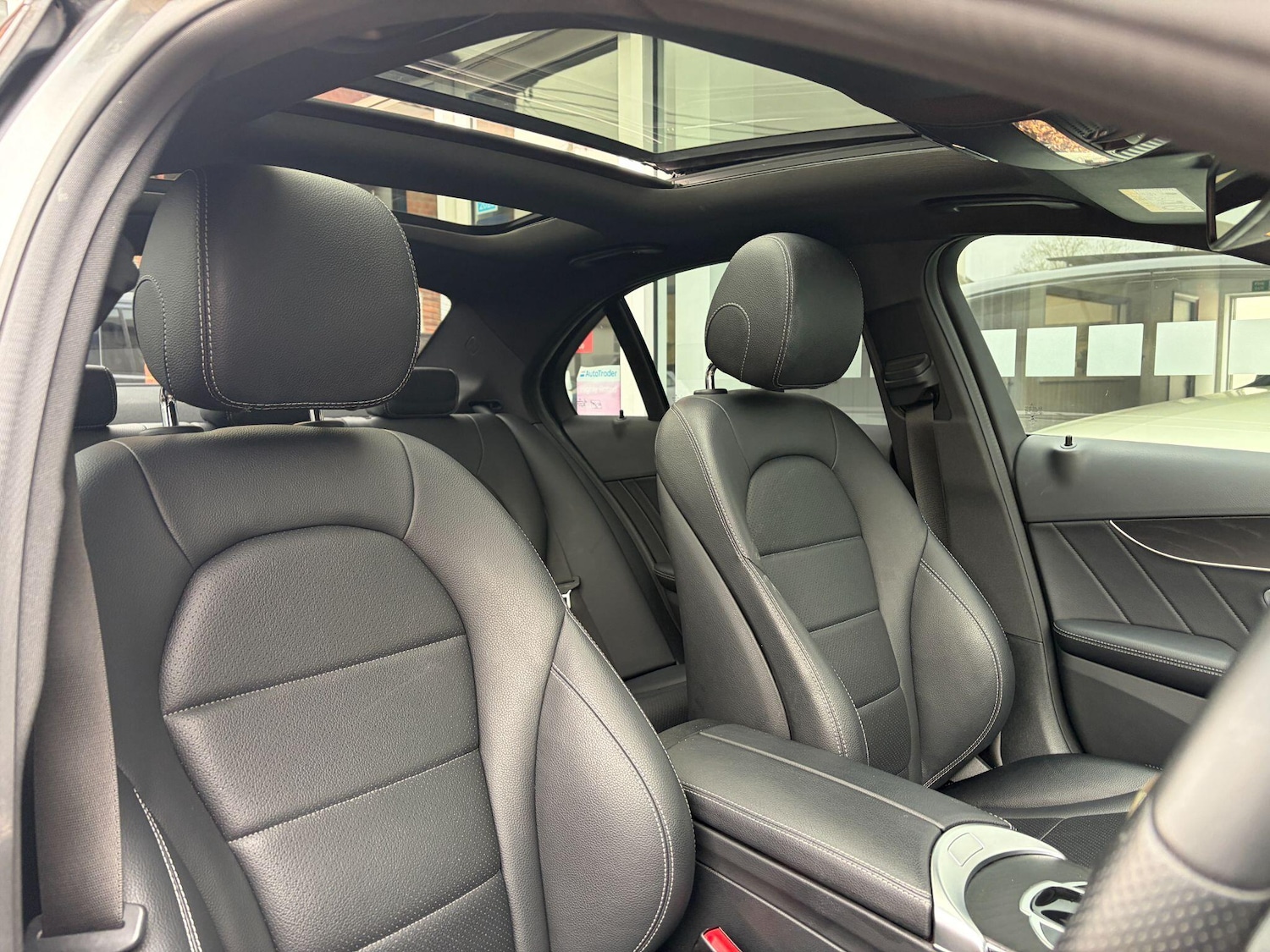 Used Mercedes-Benz C Class 2017 for sale - 76886924: Photo 24