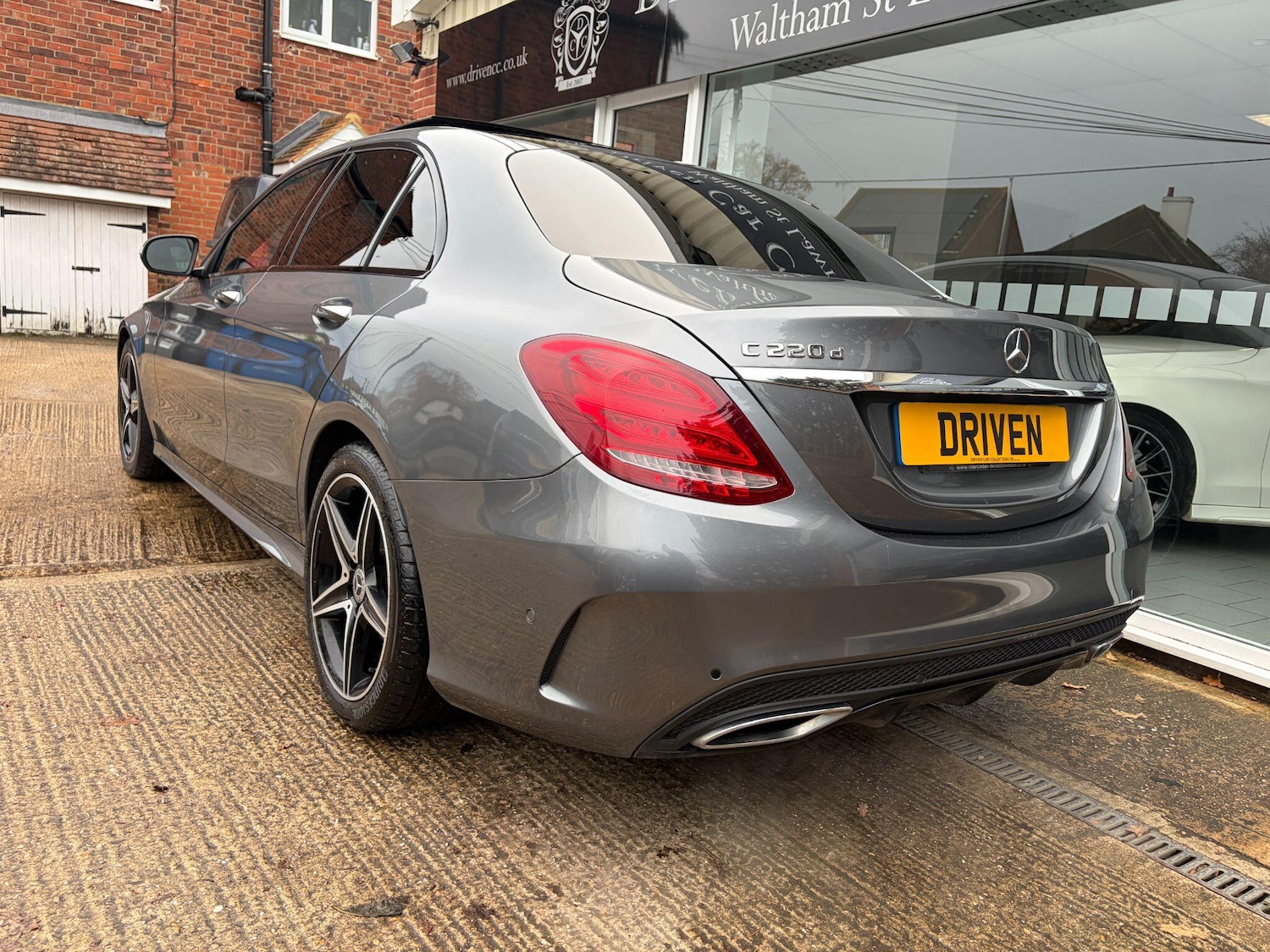 Used Mercedes-Benz C Class 2017 for sale - 76886924: Photo 6