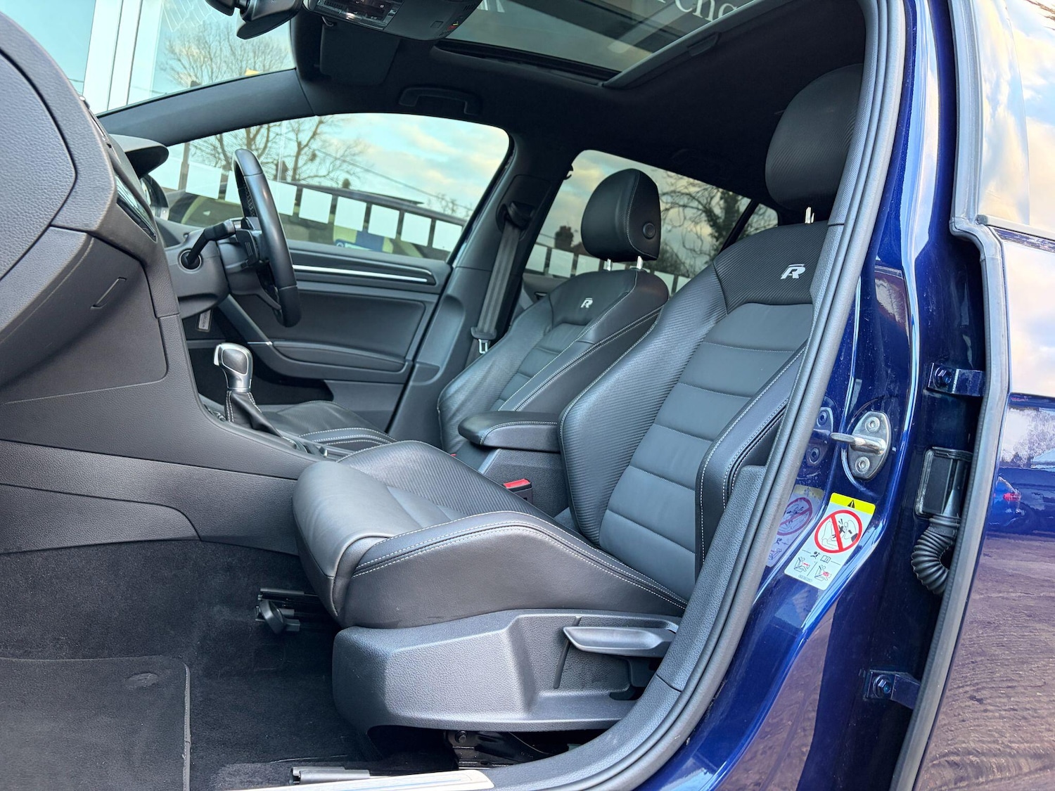 Used Volkswagen Golf 2019 for sale - 77057260: Photo 2