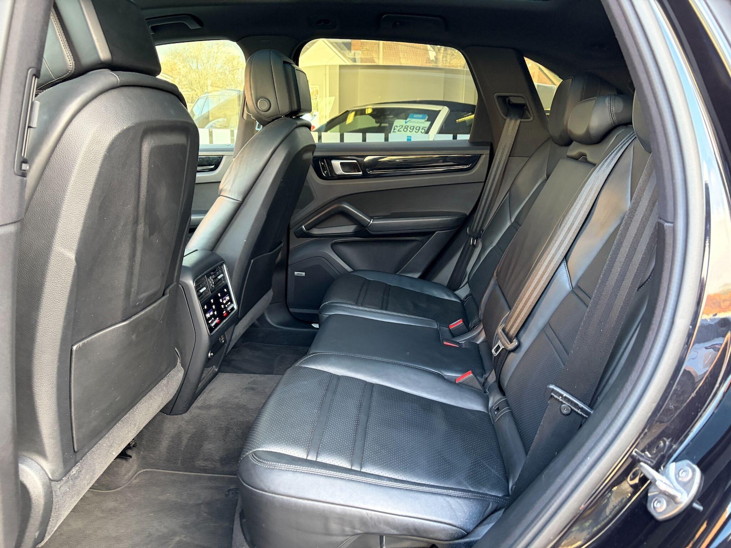 Used Porsche Cayenne 2018 for sale - 76801069: Photo 11