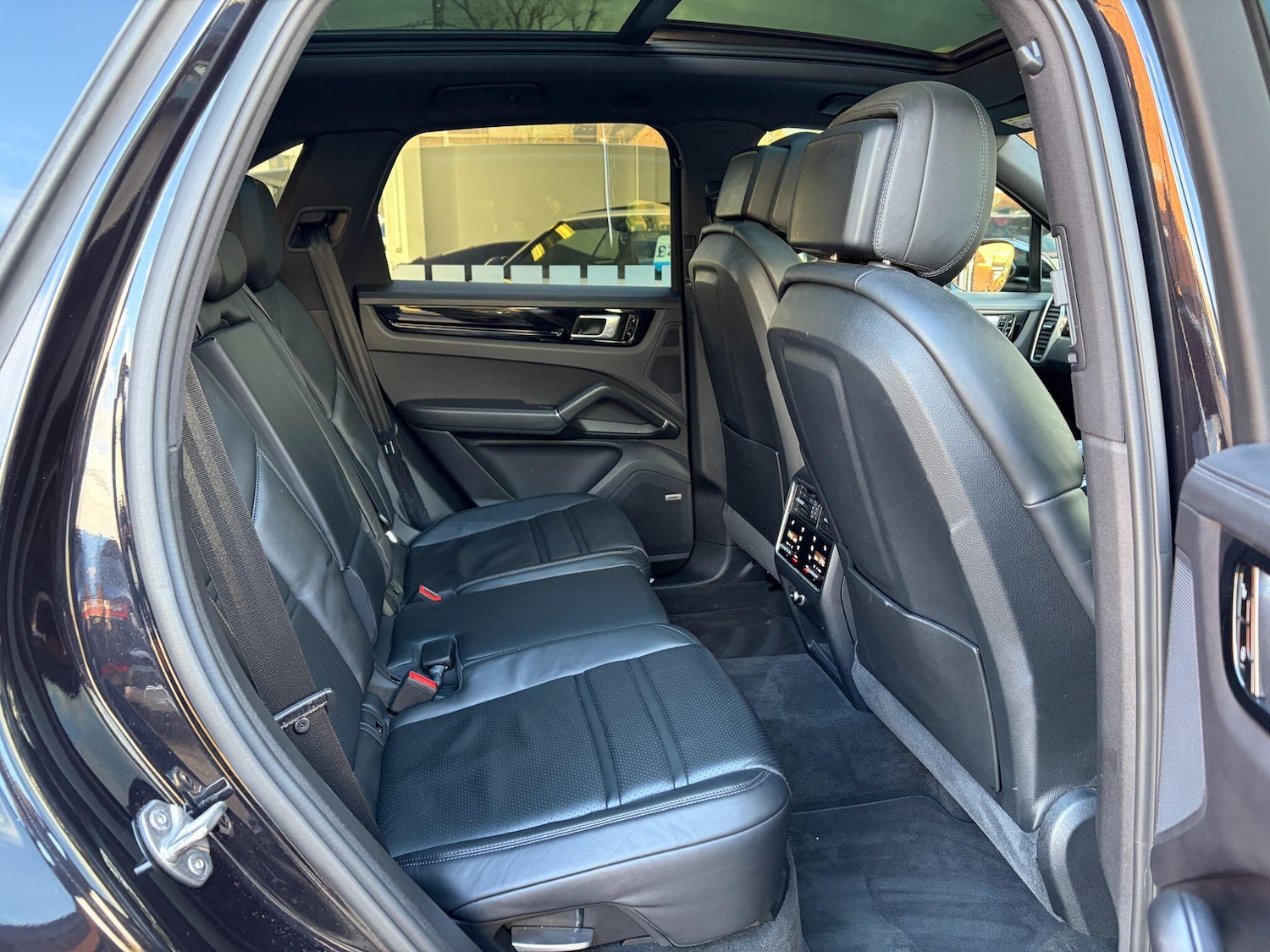 Used Porsche Cayenne 2018 for sale - 76801069: Photo 13