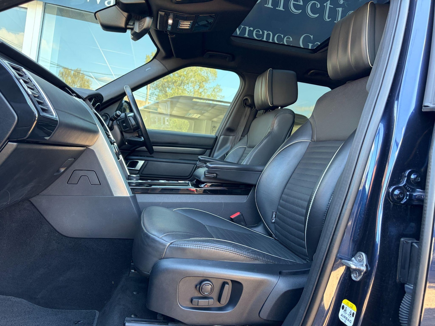 Used Land Rover Discovery 2017 for sale - 76189007: Photo 2