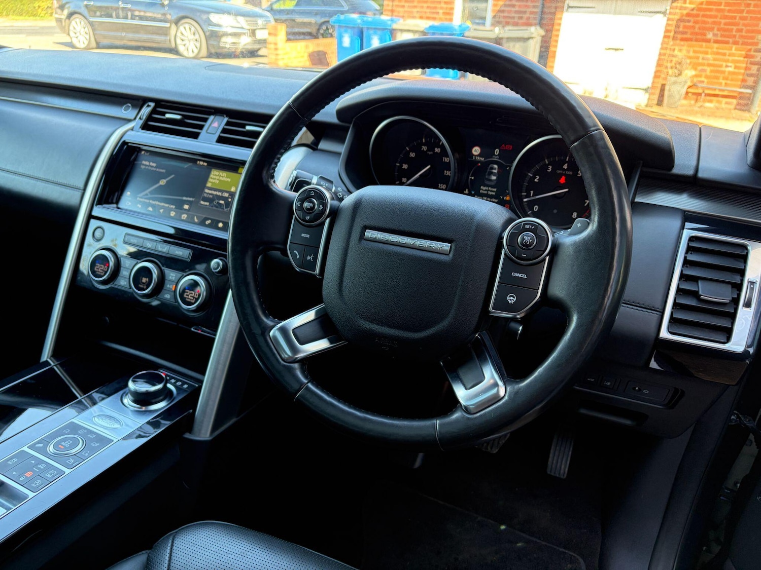 Used Land Rover Discovery 2017 for sale - 76189007: Photo 23