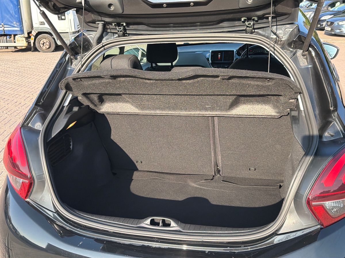 Used Peugeot 208 2018 for sale - 77755544: Photo 12