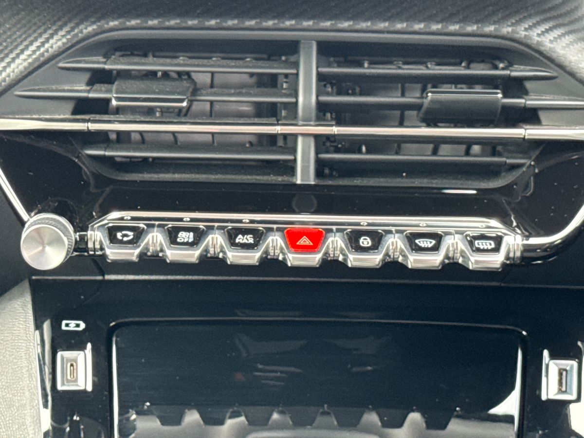 Used Peugeot 2008 2022 for sale - 77002523: Photo 18