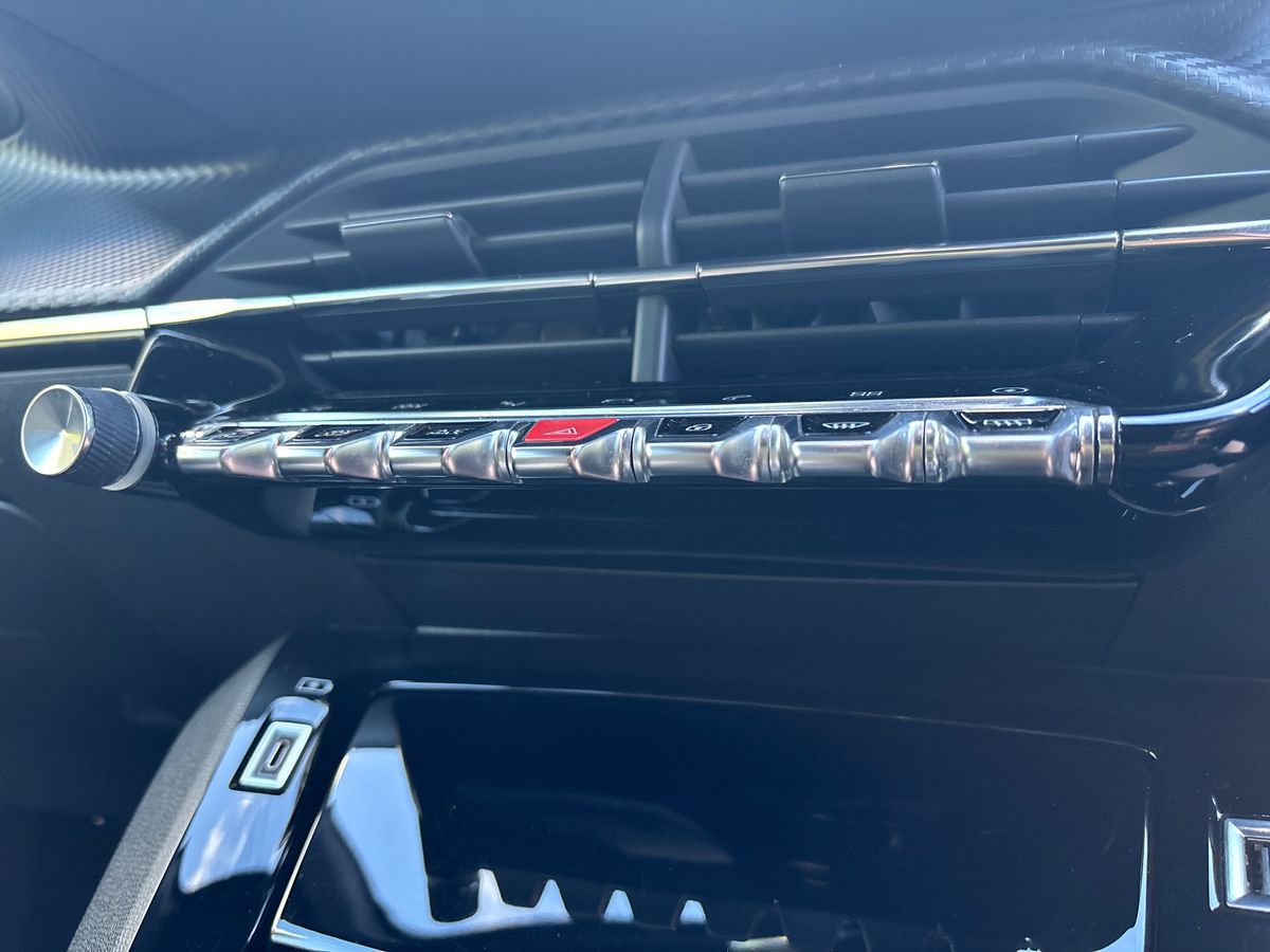 Used Peugeot 208 2021 for sale - 78215937: Photo 18