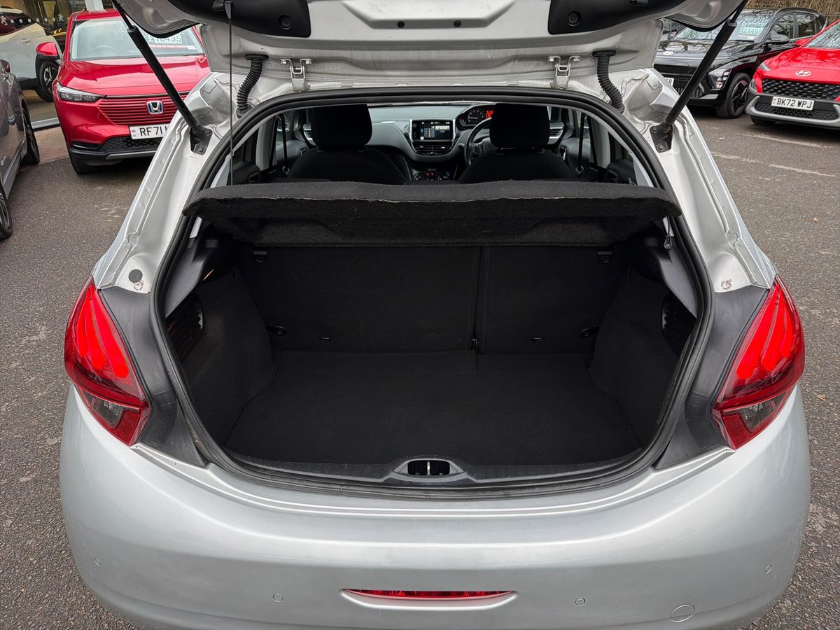 Used Peugeot 208 2016 for sale - 77732497: Photo 12