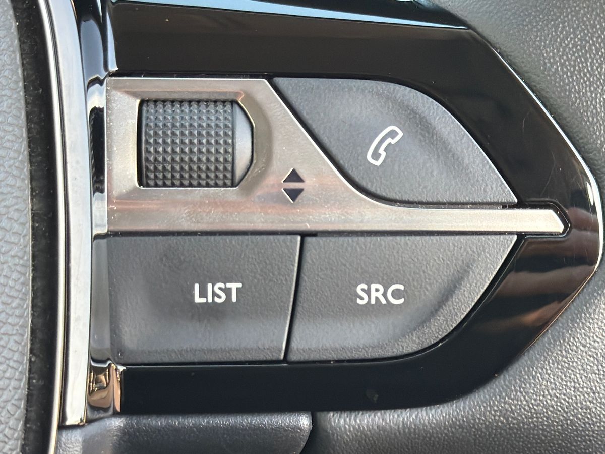 Used Peugeot 2008 2022 for sale - 77755530: Photo 17