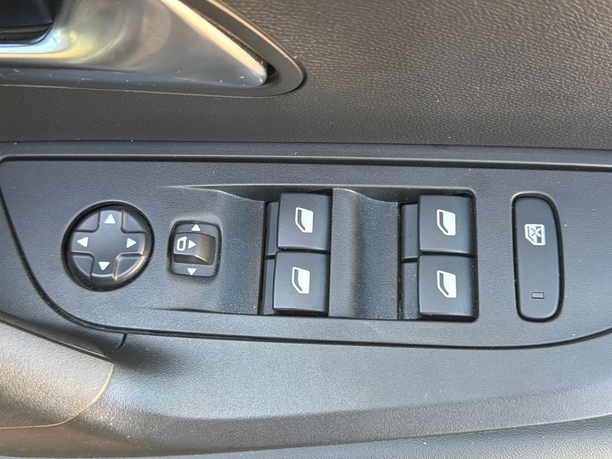 Used Peugeot 2008 2022 for sale - 77755530: Photo 20