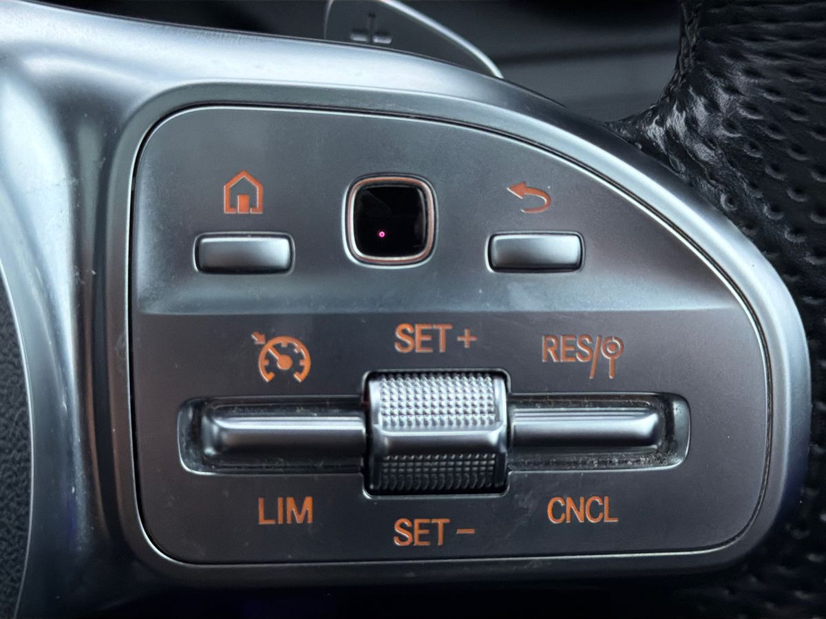 Used Mercedes-Benz GLC 2019 for sale - 77043040: Photo 17