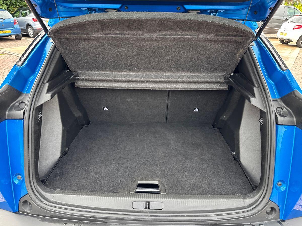 Used Peugeot 2008 2023 for sale - 76765102: Photo 12