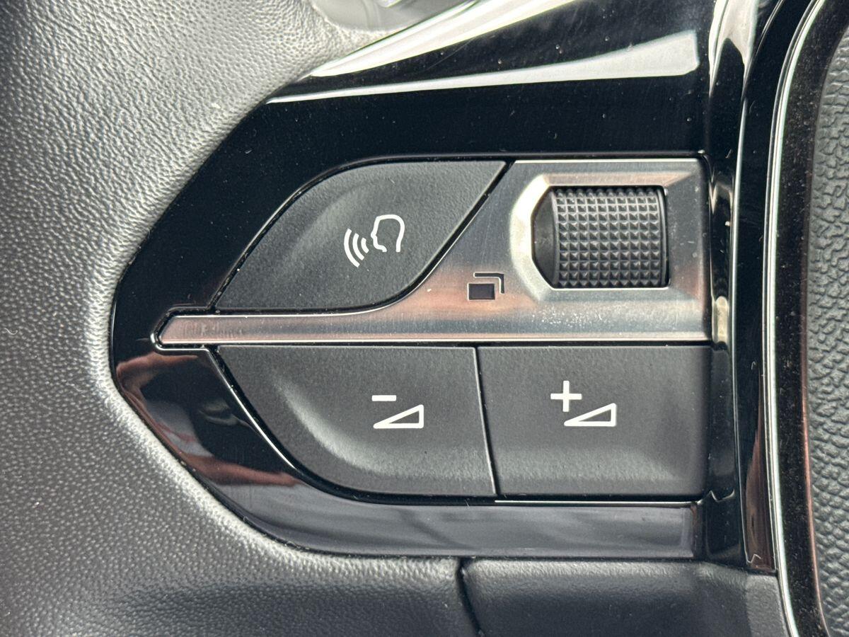 Used Peugeot 2008 2023 for sale - 76765102: Photo 16