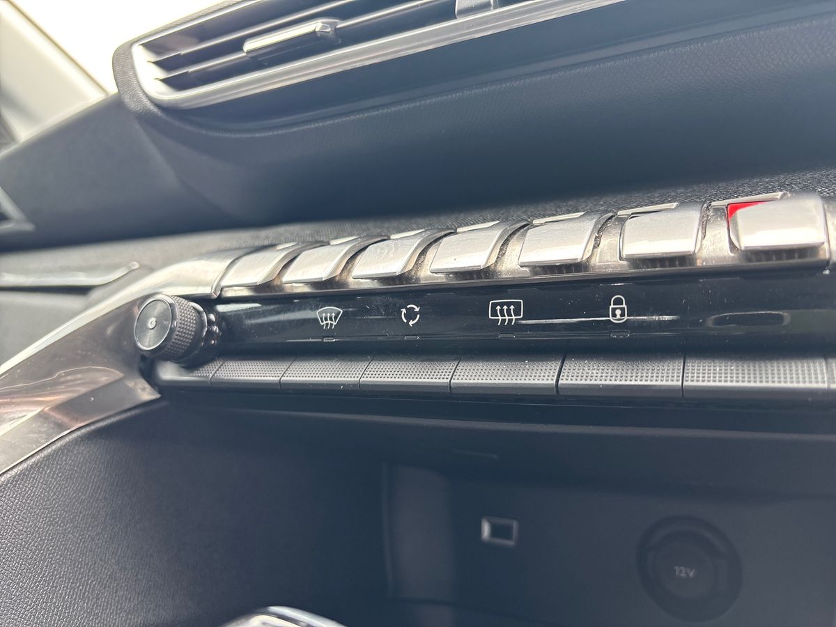 Used Peugeot 3008 2018 for sale - 78215909: Photo 18