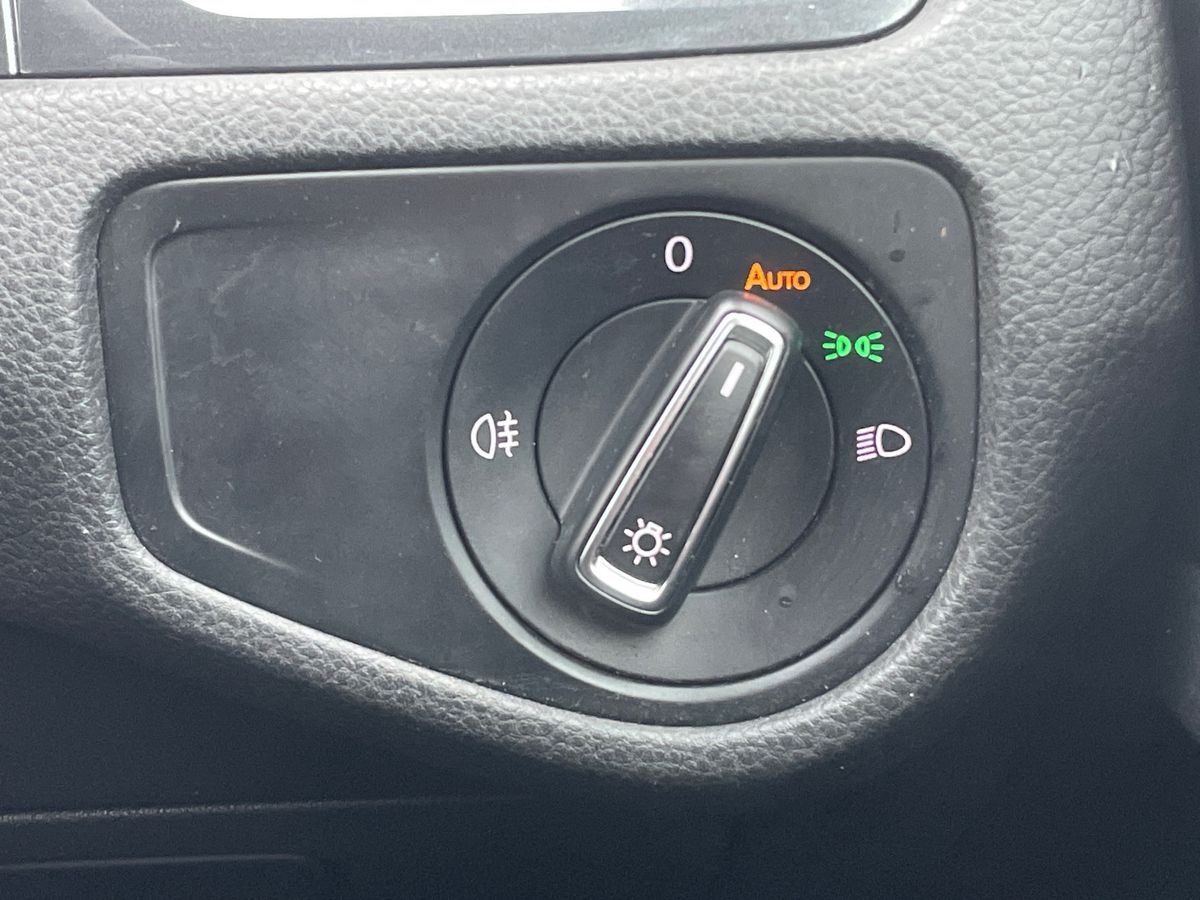 Used Volkswagen Golf 2018 for sale - 77560632: Photo 33