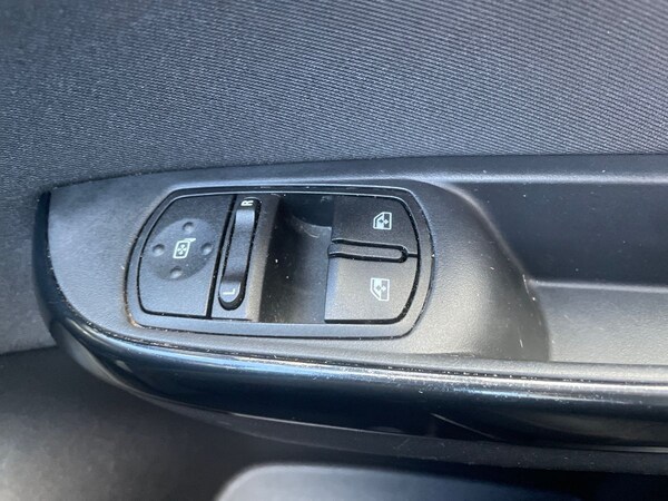 Used Vauxhall Corsa 2018 for sale - 76074398: Photo 17