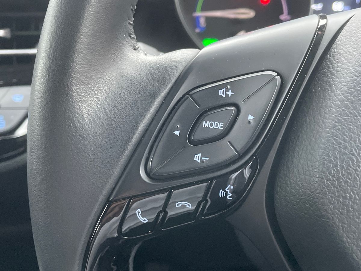 Used Toyota C-HR 2023 for sale - 76289730: Photo 22