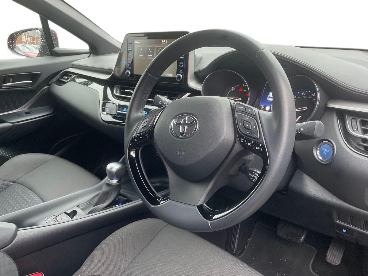 Used Toyota C-HR 2023 for sale - 76289730: Photo 3