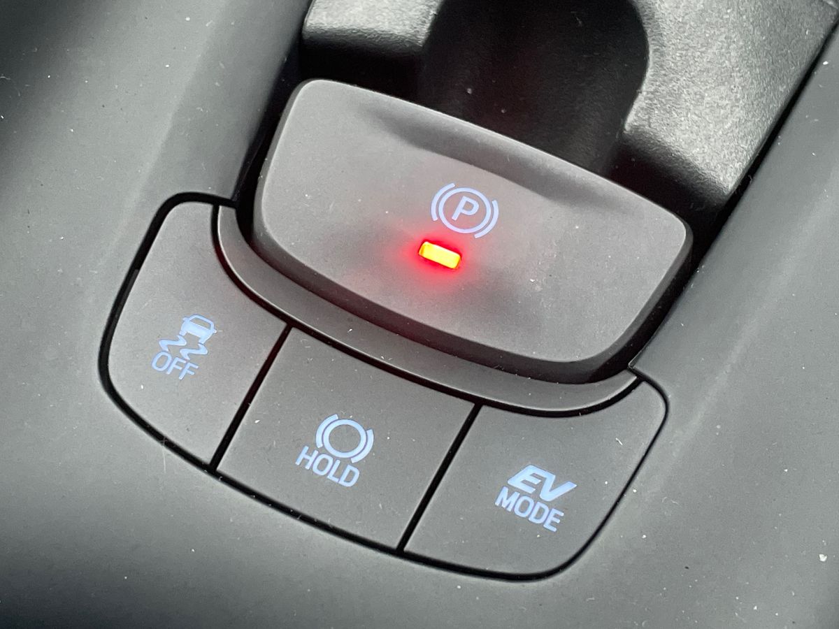 Used Toyota C-HR 2023 for sale - 76289730: Photo 30