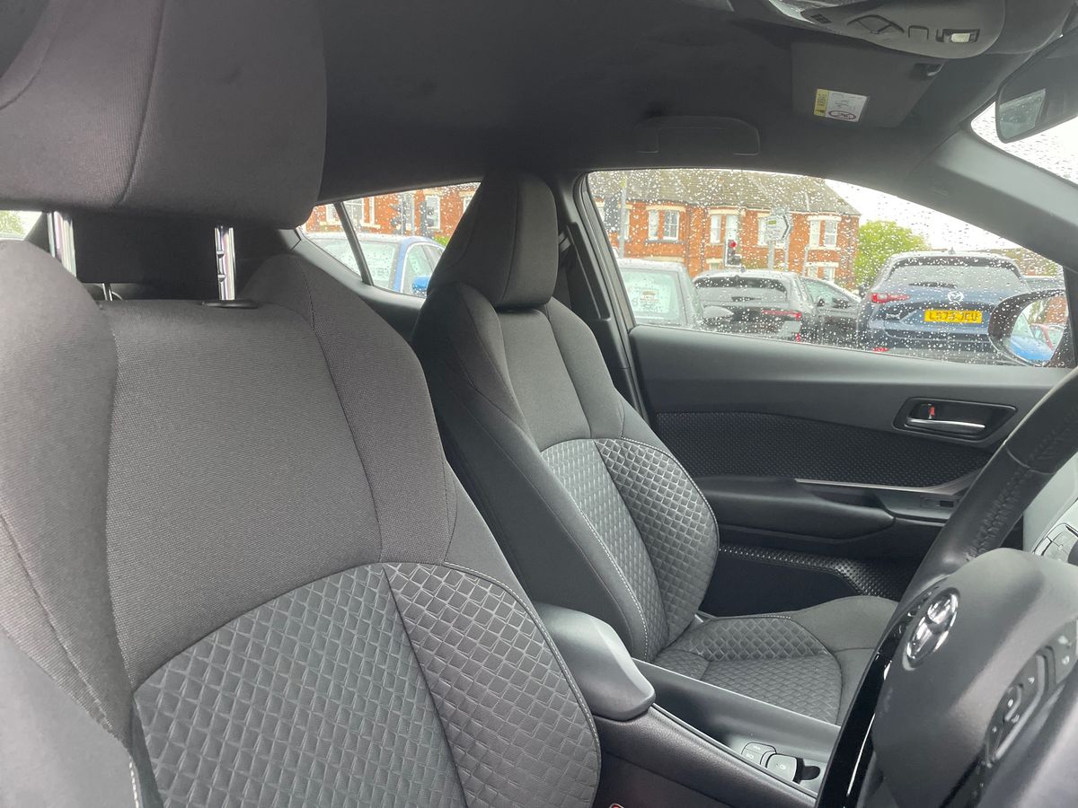 Used Toyota C-HR 2023 for sale - 76289730: Photo 35