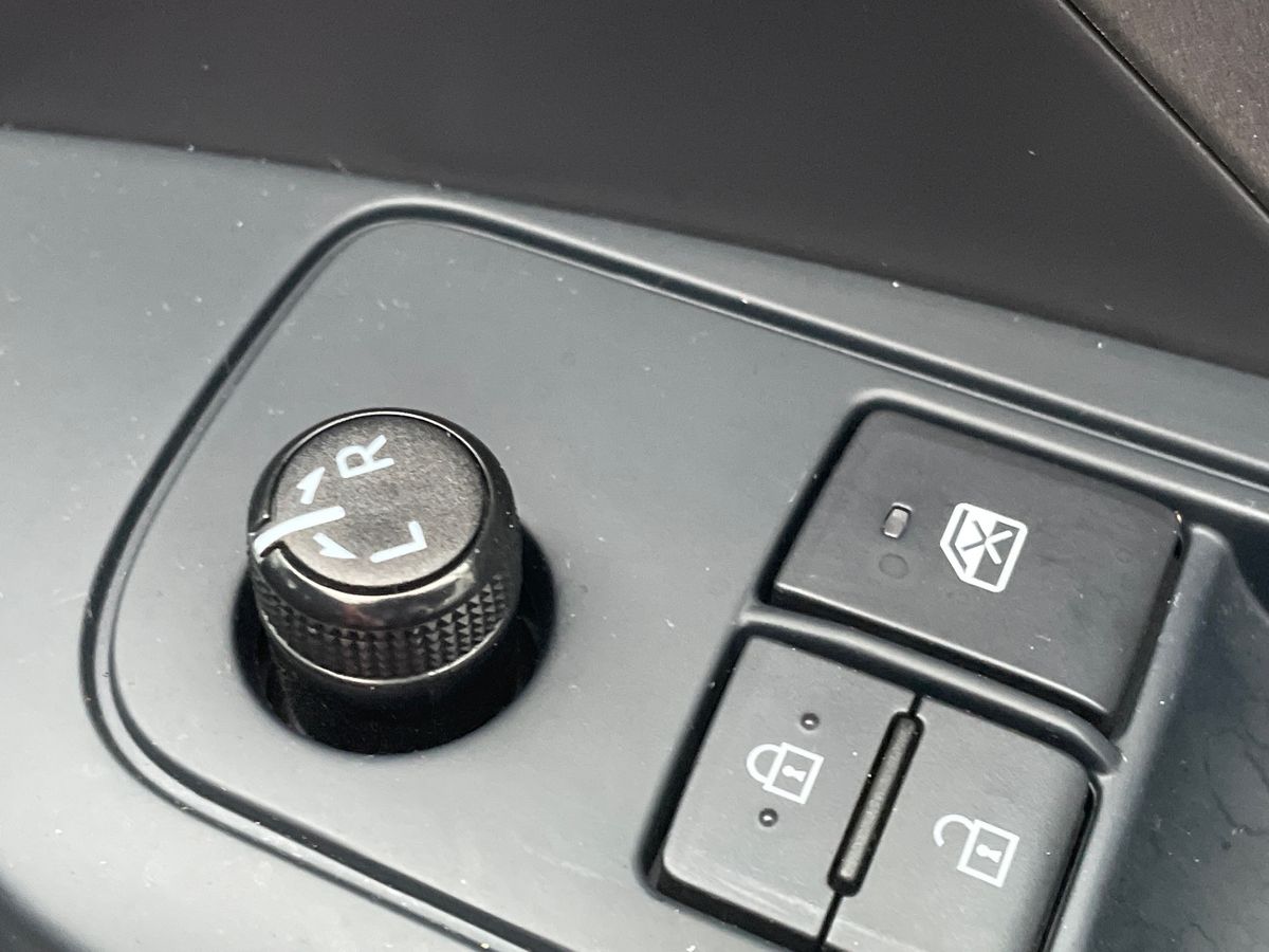 Used Toyota C-HR 2023 for sale - 76289730: Photo 36