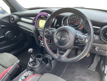 Used MINI Hatch 2018 for sale - 78053261: Photo