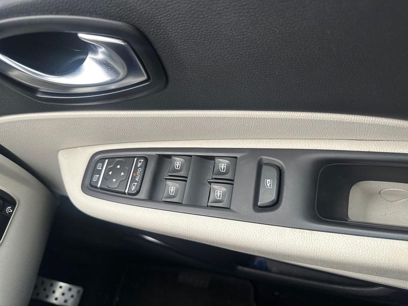 Used Renault Captur 2018 for sale - 78095103: Photo 17