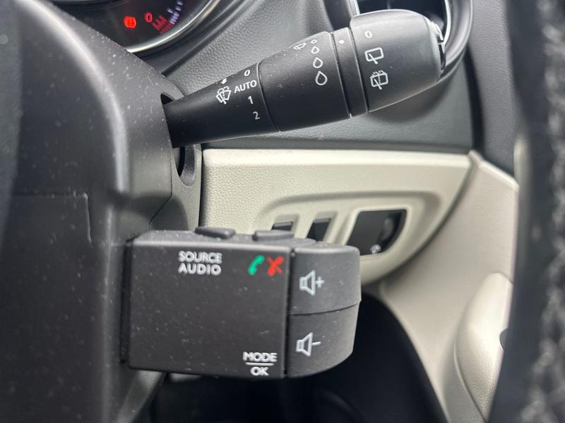 Used Renault Captur 2018 for sale - 78095103: Photo 37