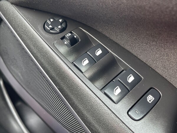 Used Vauxhall Crossland 2023 for sale - 75466169: Photo 17