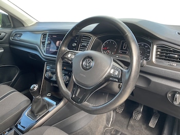 Used Volkswagen T-Roc 2018 for sale - 75465848: Photo