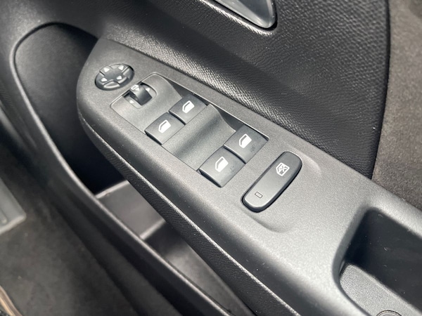 Used Vauxhall Corsa 2023 for sale - 76229409: Photo 17