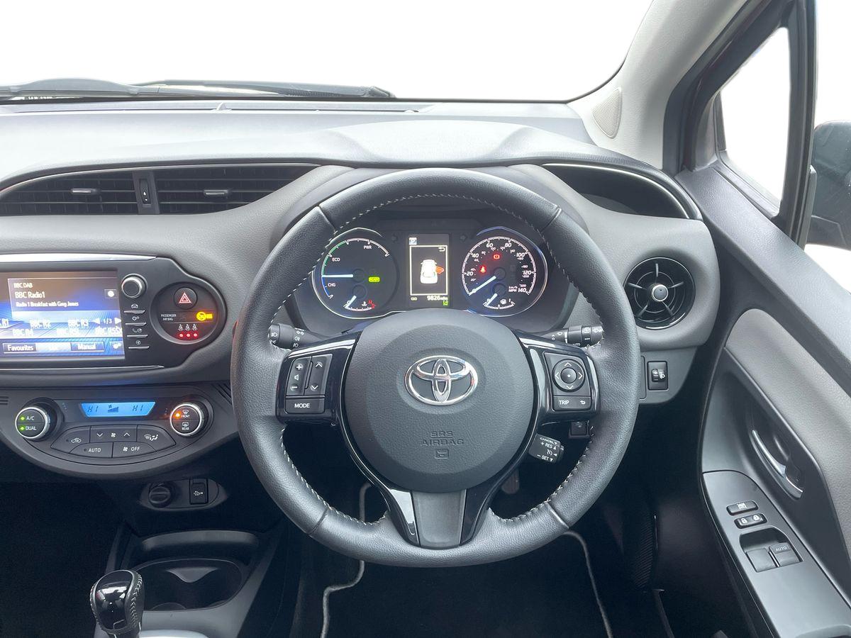 Used Toyota Yaris 2017 for sale - 76458827: Photo 12