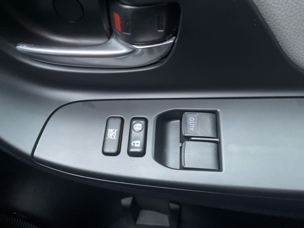 Used Toyota Yaris 2017 for sale - 76458827: Photo 17